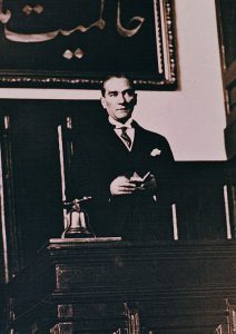 Fotoğraflarla Atatürk