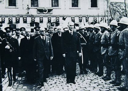 Fotoğraflarla Atatürk