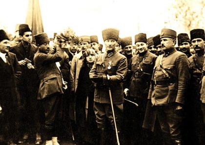 Fotoğraflarla Atatürk