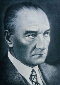 Fotoğraflarla Atatürk