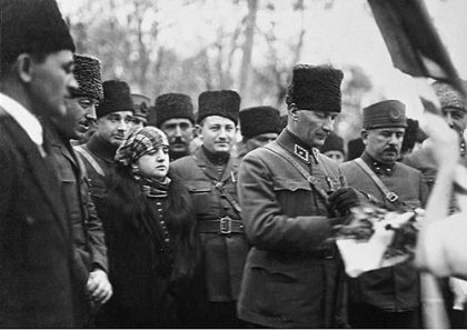 Fotoğraflarla Atatürk