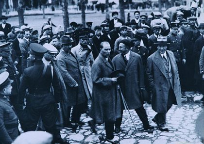 Fotoğraflarla Atatürk