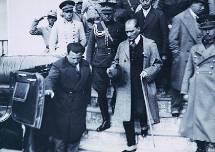 Fotoğraflarla Atatürk